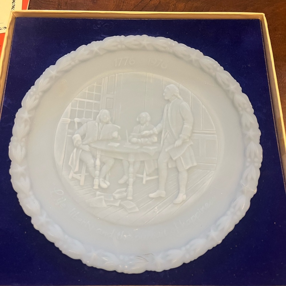 Fenton Antique Powder Blue The Spirit of 1776 Commemorative Plate